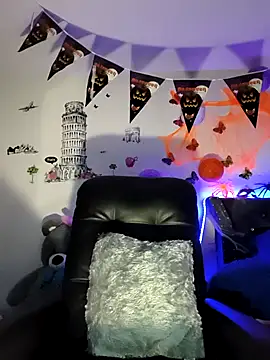 Snapshot of Gabilicious25 chatting on October 22, 9:20 am Gabilicious25 online show from October 22, 9:20 am