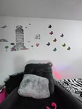 Snapshot of Gabilicious25 chatting on November 20, 9:42 am Gabilicious25 online show from November 20, 9:42 am