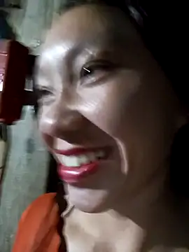 Snapshot of bonnie-00 chatting on October 10, 1:32 pm bonnie-00 online show from October 10, 1:32 pm