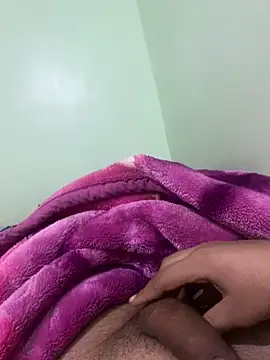 Snapshot of ali__ali210 chatting on February 1, 5:22 pm ali ali210 online show from February 1, 5:22 pm