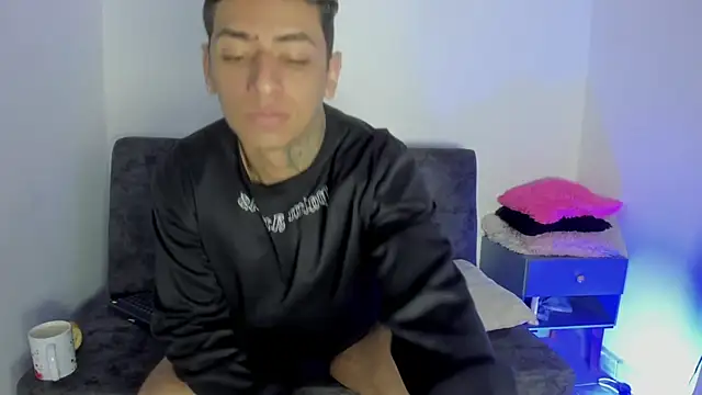 maykel and mike online show from January 8, 2:08 pm