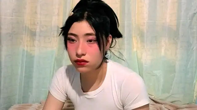 Snapshot of Sullyoonn chatting on November 12, 11:36 pm Sullyoonn online show from November 12, 11:36 pm