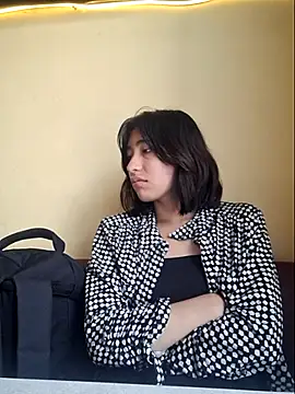 Sullyoonn online show from March 24, 5:51 pm