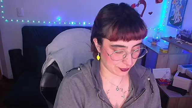 Miacatsito3 online show from April 16, 1:50 am