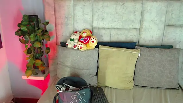 Snapshot of Billie_Turner_ chatting on October 18, 9:04 pm Billie Turner online show from October 18, 9:04 pm