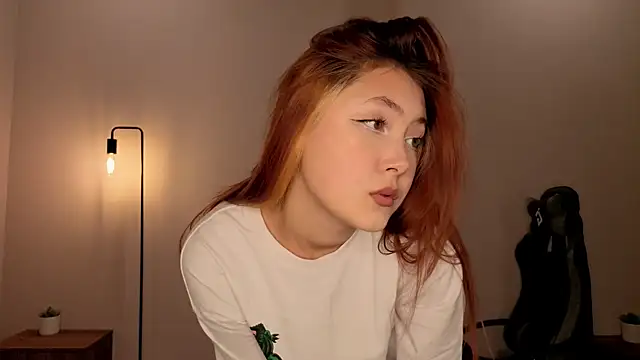 Frences Eyes online show from November 14, 1:43 pm