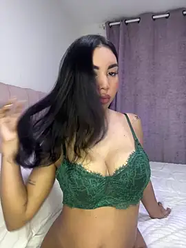 karolaalcendra online show from January 18, 3:54 am