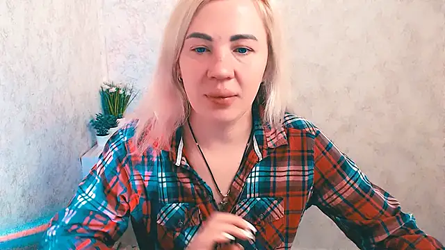 EmmaCat  online show from January 10, 5:31 am