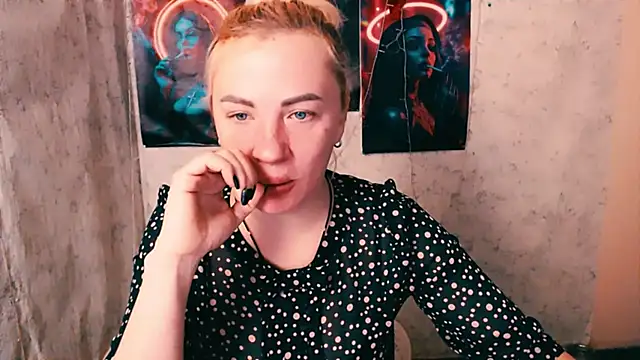 EmmaCat  online show from March 4, 5:35 am