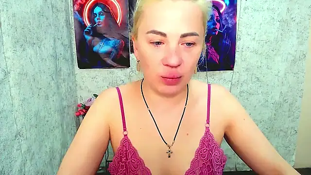 EmmaCat  online show from March 23, 5:44 am