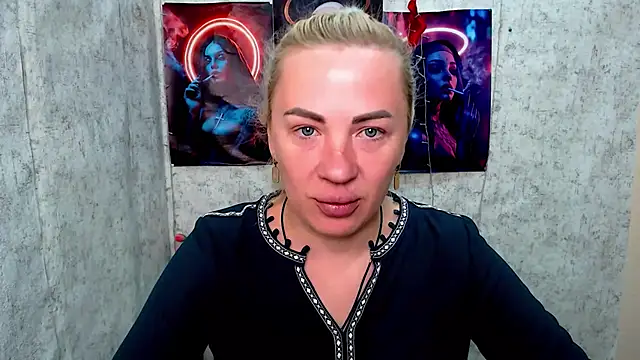 EmmaCat  online show from April 22, 4:37 am