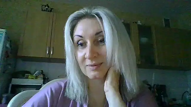 Tovelyn online show from October 2, 9:16 am