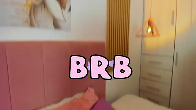 Snapshot of KoraRousee chatting on October 12, 3:44 pm KoraRousee online show from October 12, 3:44 pm