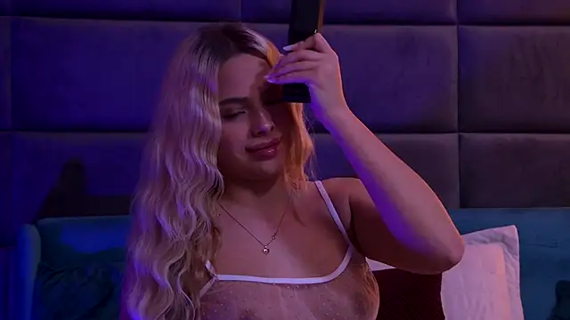 YssabelFox online show from November 7, 3:56 pm