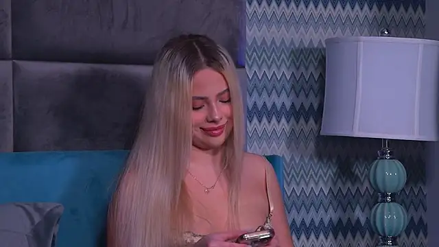 YssabelFox online show from December 2, 2:45 pm