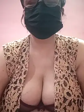 thehotlady online show from December 17, 9:37 am