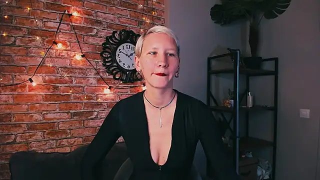 Snapshot of Kim_Waite chatting on September 18, 2:19 pm Kim Waite online show from September 18, 2:19 pm