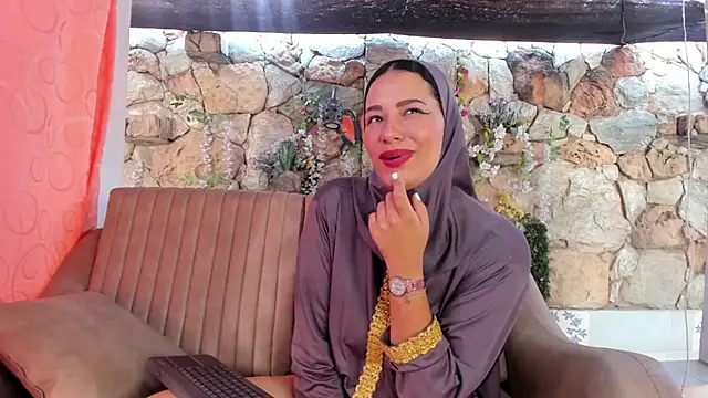 Snapshot of ShanaJamil chatting on July 15, 12:43 pm ShanaJamil online show from July 15, 12:43 pm