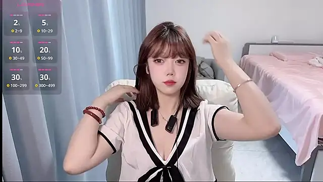 Snapshot of Lucky_Cici chatting on October 11, 11:25 pm Lucky Cici online show from October 11, 11:25 pm