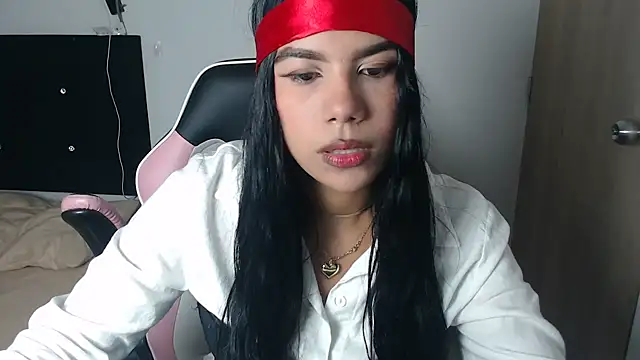 Snapshot of MayaScott11 chatting on November 23, 7:13 pm MayaScott11 online show from November 23, 7:13 pm