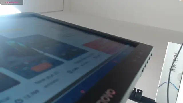 Snapshot of MayaScott11 chatting on November 24, 7:24 pm MayaScott11 online show from November 24, 7:24 pm