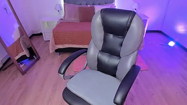 Snapshot of Sofia_collen_ chatting on November 14, 8:07 pm Sofia collen online show from November 14, 8:07 pm