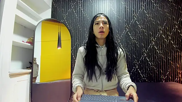 Miss Ariaa online show from November 25, 9:42 am