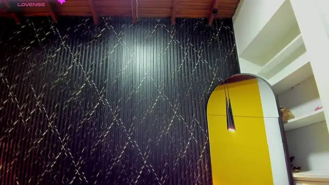 Miss Ariaa online show from November 26, 10:38 am