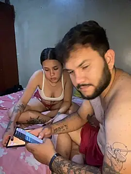 Snapshot of coupleyys chatting on October 29, 2:03 am coupleyys online show from October 29, 2:03 am