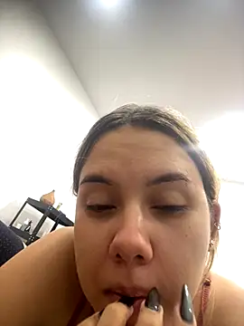 coupleyys online show from November 9, 9:46 pm