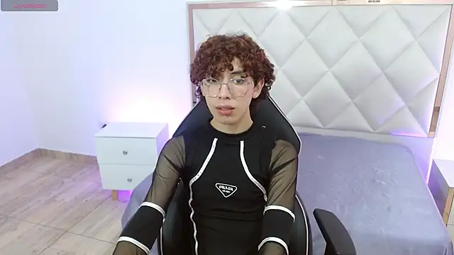 YESSY TAY online show from September 23, 7:39 pm