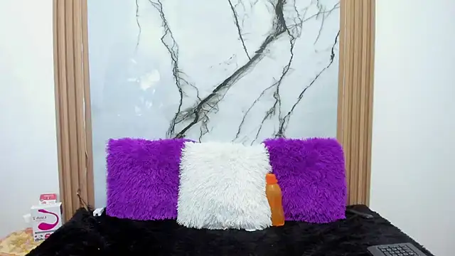 Snapshot of Bonnie_tucci1 chatting on October 2, 1:07 pm Bonnie tucci1 online show from October 2, 1:07 pm