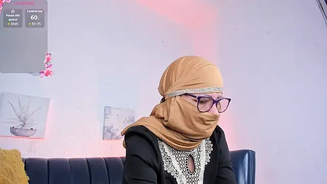 zahra isawii online show from September 18, 9:55 am