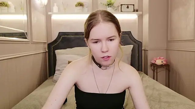 Snapshot of Alida_Brice chatting on November 11, 5:40 am Alida Brice online show from November 11, 5:40 am