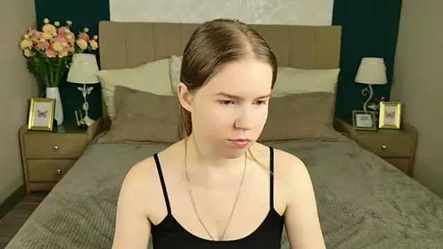 Snapshot of Alida_Brice chatting on November 23, 5:51 am Alida Brice online show from November 23, 5:51 am