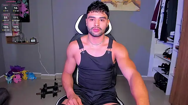 Snapshot of JordanRossie chatting on June 16, 12:30 pm JordanRossie online show from June 16, 12:30 pm