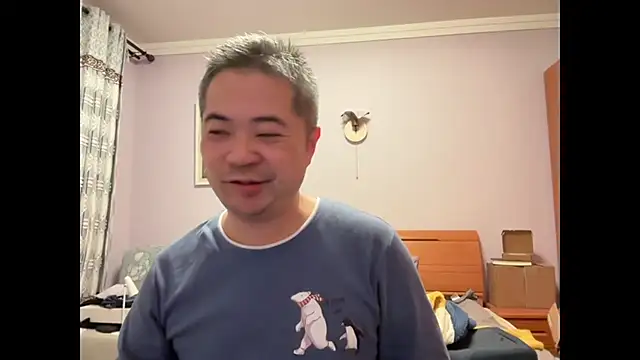 Snapshot of Mr_Dog chatting on December 1, 12:32 pm Mr Dog online show from December 1, 12:32 pm