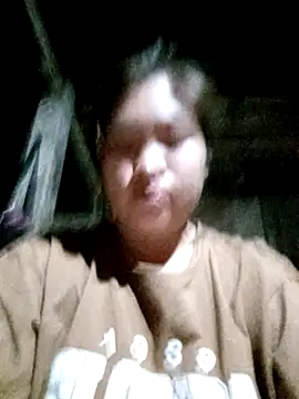 Luyen004 online show from April 12, 9:42 pm