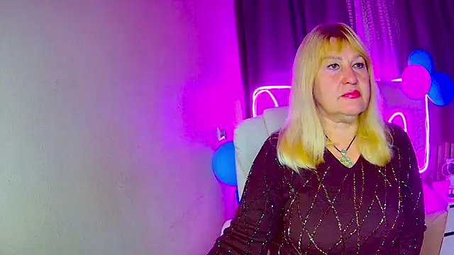 EmmaEllison online show from October 8, 6:00 am