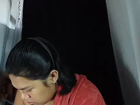 Snapshot of Huntrix2025 chatting on February 22, 1:51 am Huntrix2025 online show from February 22, 1:51 am