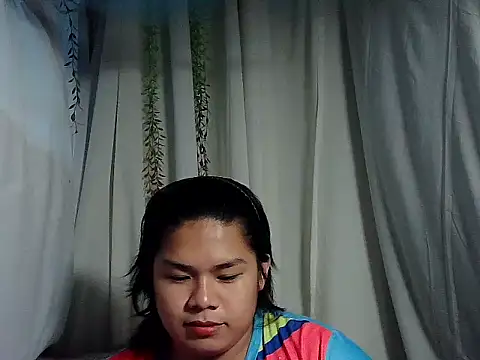 Snapshot of Huntrix2025 chatting on February 25, 10:25 am Huntrix2025 online show from February 25, 10:25 am