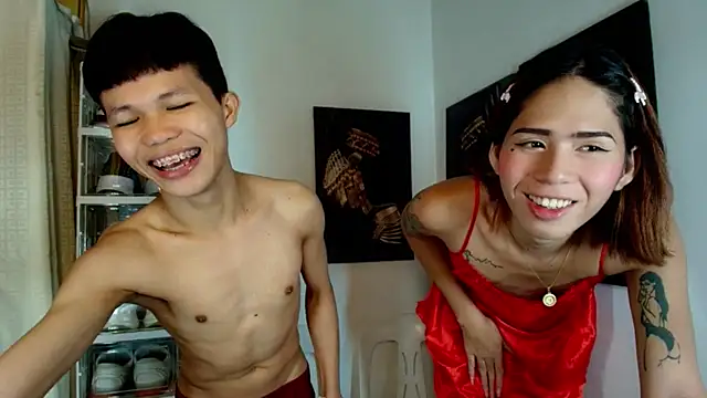 Snapshot of CandySweetCock chatting on October 15, 6:35 am CandySweetCock online show from October 15, 6:35 am