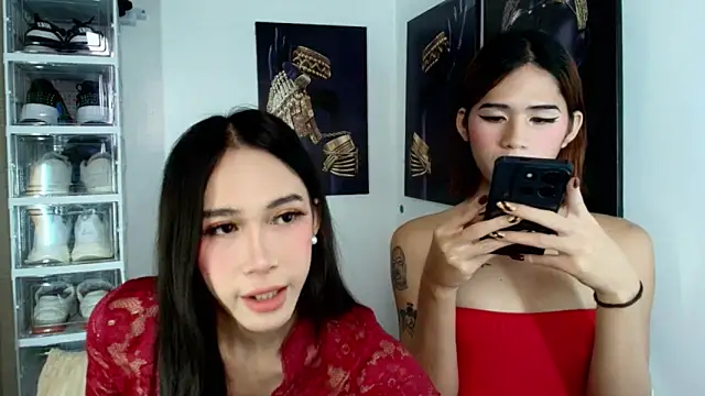 Snapshot of CandySweetCock chatting on October 29, 6:09 pm CandySweetCock online show from October 29, 6:09 pm