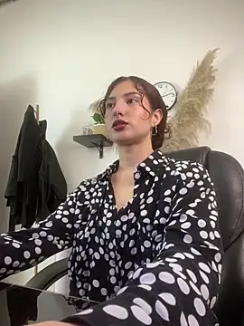 Snapshot of Sabriinaa_Foxx chatting on April 27, 2:15 pm Sabriinaa Foxx online show from April 27, 2:15 pm