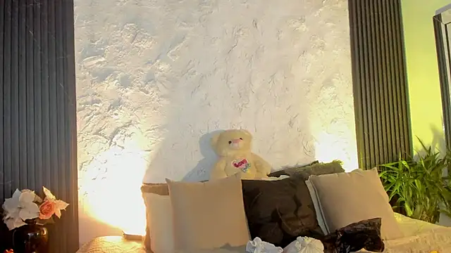 joselin rouse online show from November 14, 12:15 pm