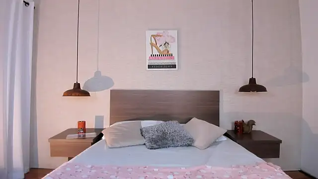 cloehill  online show from January 7, 11:45 am