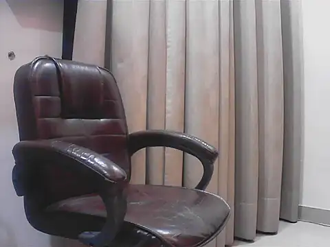 Snapshot of short_girl_ chatting on September 25, 8:12 pm short girl online show from September 25, 8:12 pm