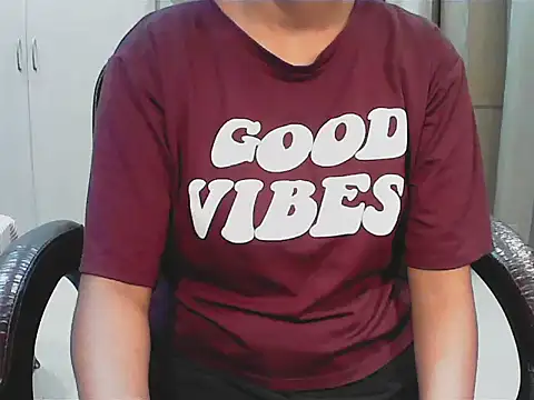 Snapshot of short_girl_ chatting on September 29, 7:51 pm short girl online show from September 29, 7:51 pm