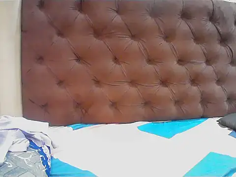 Snapshot of short_girl_ chatting on October 15, 4:29 pm short girl online show from October 15, 4:29 pm