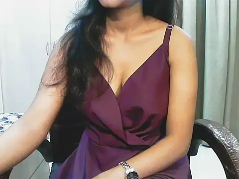 Snapshot of short_girl_ chatting on November 17, 4:35 pm short girl online show from November 17, 4:35 pm